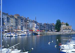 新宿御苑前から徒歩1分の快適ビジネスホテル：東横INN新宿御苑前駅3番出口の魅力と詳細情報